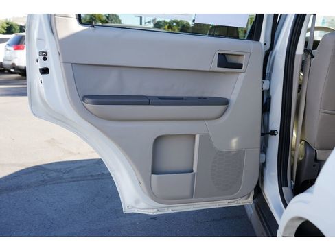 Used 2011 Ford Escape 2WD Hybrid image 19