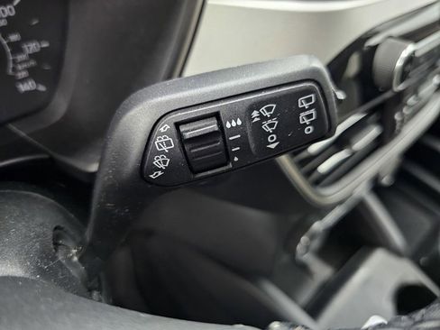 Used 2022 Ford Escape SE w/ Cold Weather Package FWD image 32
