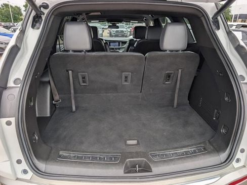 Used 2022 Buick Enclave Essence FWD image 28