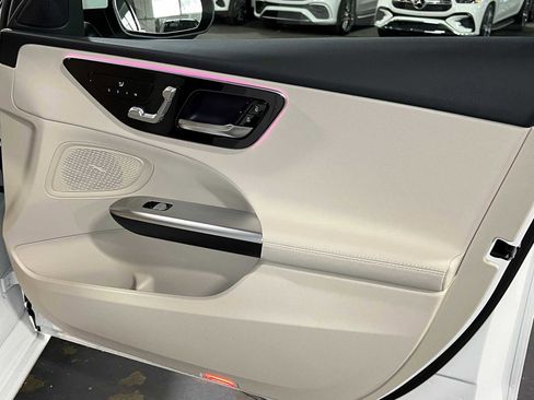 Used 2025 Mercedes-Benz C 300 4MATIC Sedan image 10