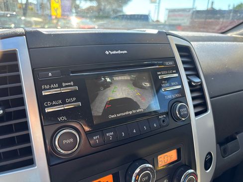Used 2013 Nissan Frontier PRO-4X image 8