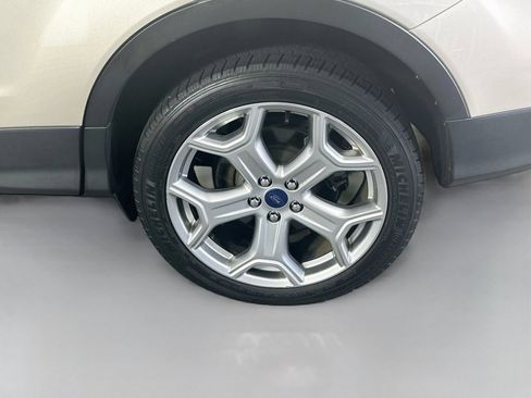 Used 2017 Ford Escape Titanium FWD image 35