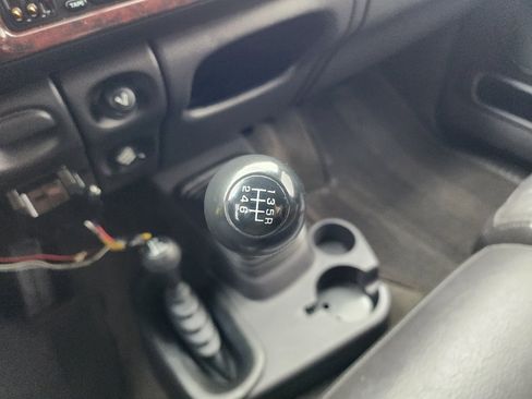 Used 2001 Dodge Ram 2500 Truck 4x4 Quad Cab image 15