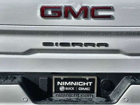 Certified 2022 GMC Sierra 1500 AT4 w/ AT4 Premium Package image 31