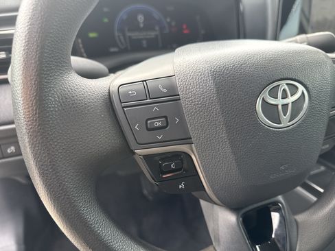 Used 2025 Toyota Camry LE FWD image 23