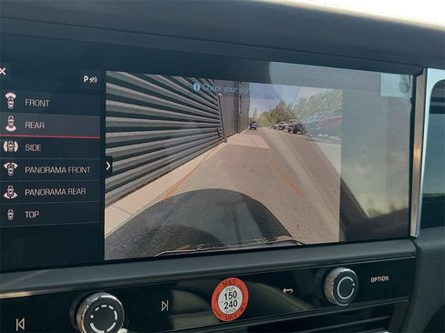 Used 2025 Porsche Macan image 31