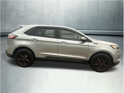 Used 2020 Ford Edge Titanium w/ Equipment Group 301A AWD/4WD image 7