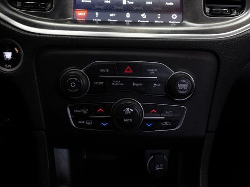 Used 2018 Dodge Charger R/T RWD image 33