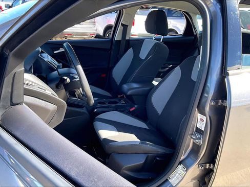 Used 2014 Ford Focus SE w/ SE Sport Package image 8