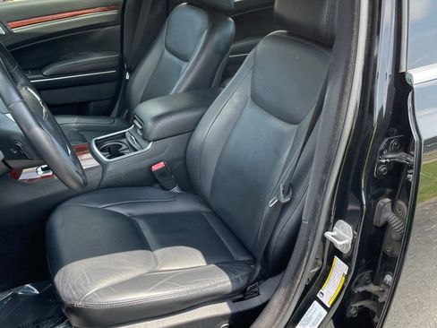 Used 2012 Chrysler 300 Limited RWD image 16