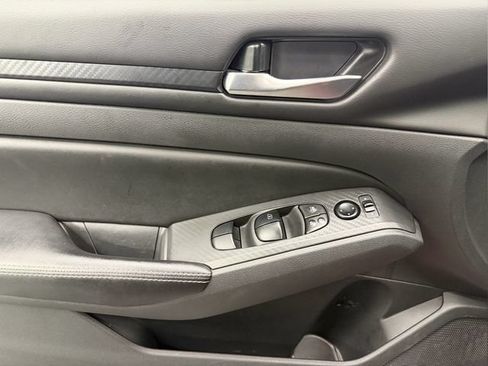 Certified 2024 Nissan Altima 2.5 SV FWD image 13