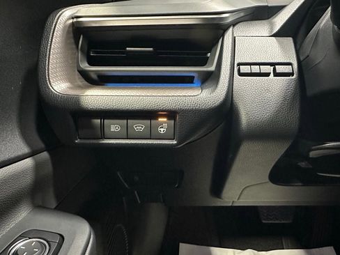 Used 2025 Toyota Prius XLE image 17