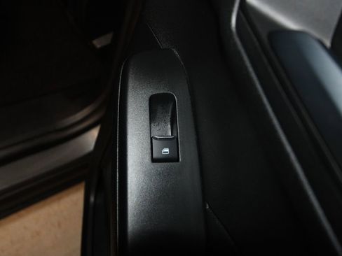 Used 2025 Ford Escape Platinum w/ Premium Technology Package image 27