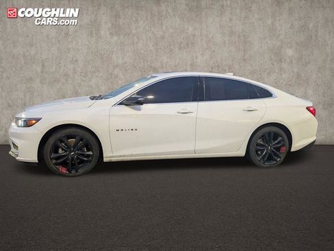 Used 2018 Chevrolet Malibu LT w/ Redline Edition image 4