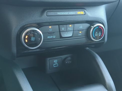 Used 2022 Ford Escape SE image 26