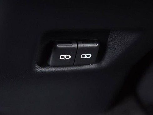 Used 2025 Toyota RAV4 XLE image 23