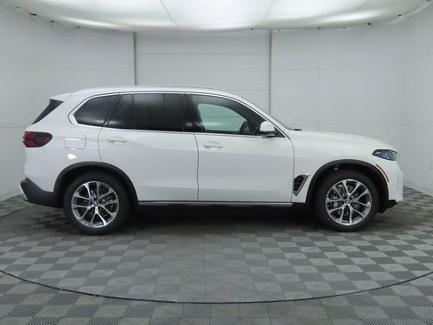 Used 2026 BMW X5 sDrive40i w/ Climate Comfort Package RWD image 5