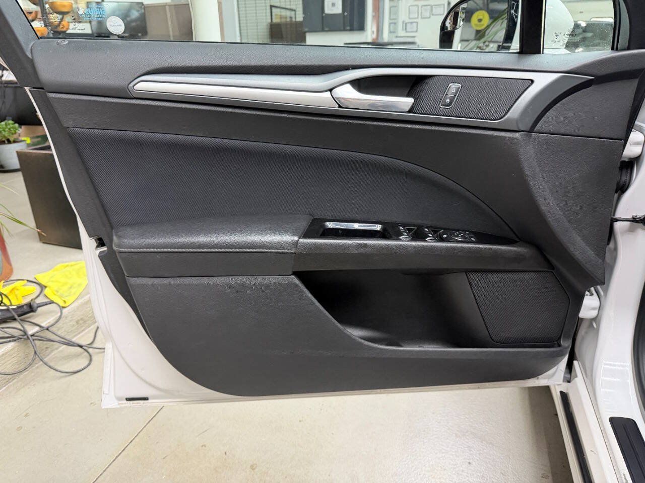 Used 2016 Ford Fusion SE FWD image 10