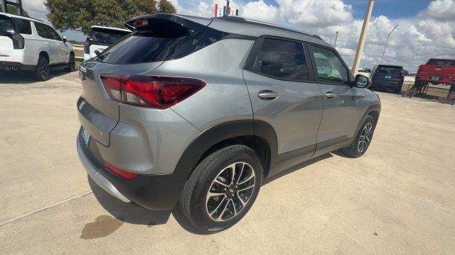Used 2025 Chevrolet TrailBlazer LT AWD/4WD image 8