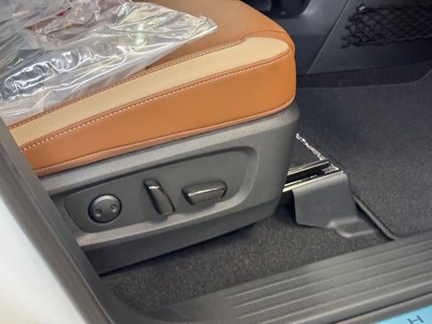 New 2026 Nissan Pathfinder Platinum image 29