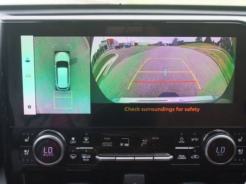 Used 2025 Toyota Highlander Limited AWD/4WD image 7
