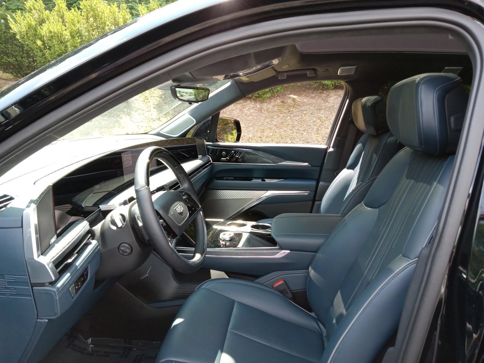 Used 2025 Cadillac Escalade IQ Sport 2 AWD/4WD image 11