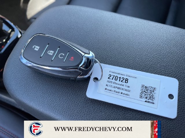 Used 2025 Chevrolet Trax RS w/ Driver Confidence Package FWD image 25