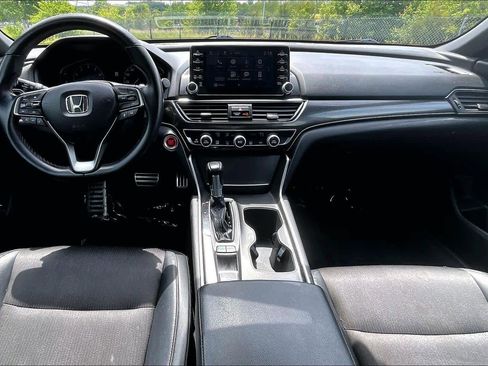 Used 2018 Honda Accord Sport image 15