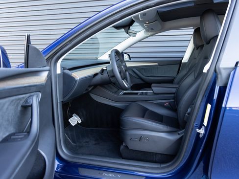 Used 2023 Tesla Model Y Performance image 20