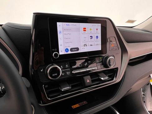 Used 2026 Toyota Highlander XLE image 20