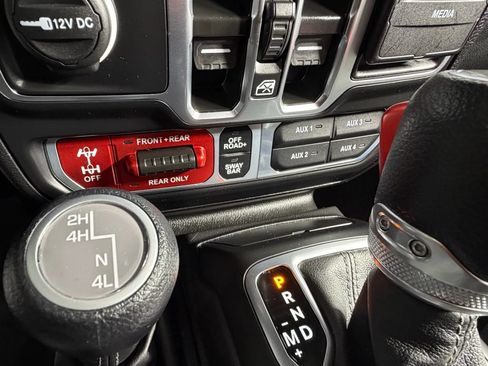 Used 2024 Jeep Wrangler Unlimited Rubicon w/ Convenience Group image 23