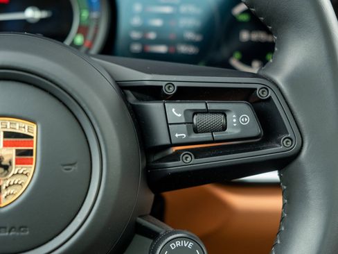 Certified 2024 Porsche 911 Carrera S image 39