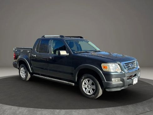 Used 2010 Ford Explorer Sport Trac XLT image 3