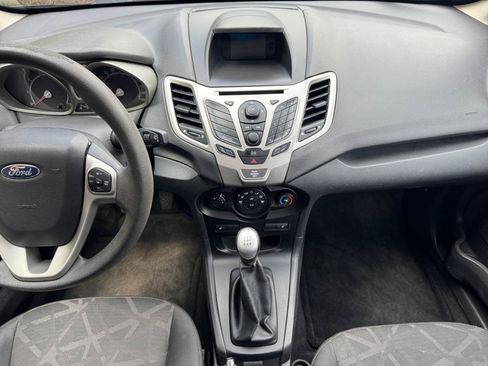 Used 2013 Ford Fiesta SE FWD image 8