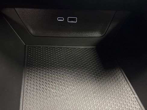 New 2026 Chevrolet Equinox LT w/ Midnight Edition AWD/4WD image 32