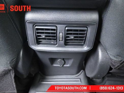 Used 2021 Toyota RAV4 LE AWD/4WD image 24