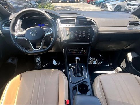 Used 2022 Volkswagen Tiguan SE FWD image 16