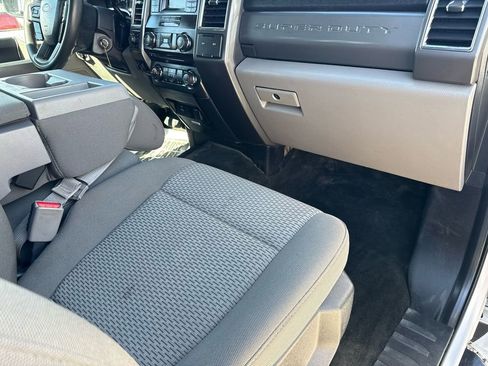 Used 2017 Ford F250 XLT w/ Advanced Security Pack image 14