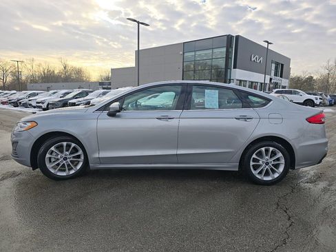 Used 2020 Ford Fusion SE image 11