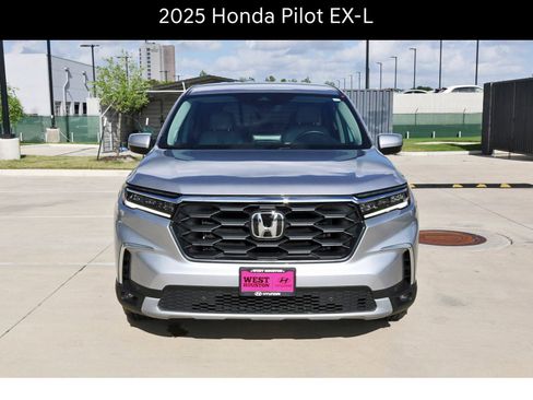 Used 2025 Honda Pilot EX-L image 2