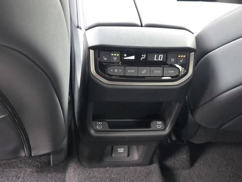 New 2026 Lexus TX 500h AWD image 10