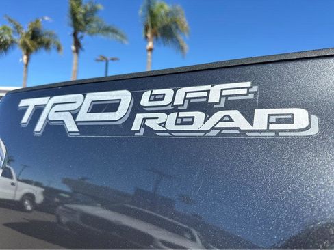 Used 2022 Toyota Tacoma TRD Off-Road image 39
