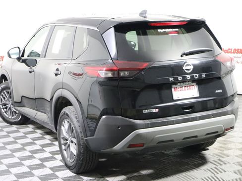 Used 2023 Nissan Rogue S image 12