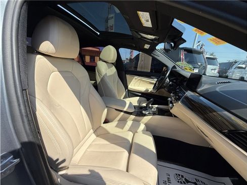 Used 2019 BMW 530i image 30