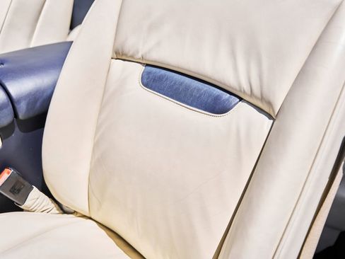 Used 2009 Rolls-Royce Phantom Drophead Coupe RWD image 49