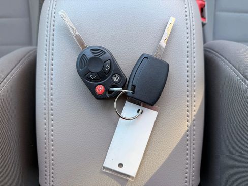 Used 2013 Ford C-MAX SE image 39