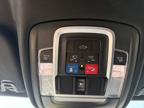 Used 2022 RAM 1500 Laramie w/ Sport Appearance Package AWD/4WD image 31