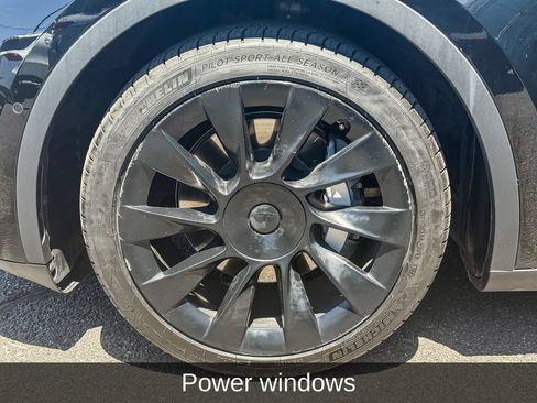 Used 2021 Tesla Model Y Long Range AWD/4WD image 11