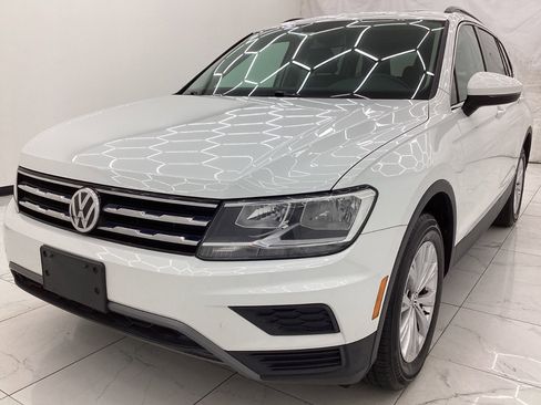 Used 2018 Volkswagen Tiguan SE AWD/4WD image 1
