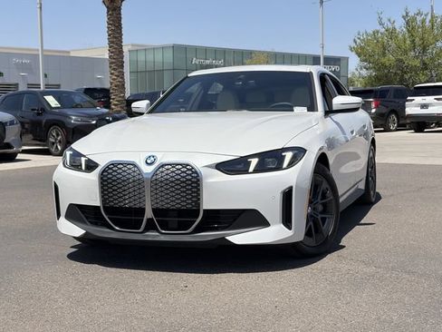Used 2025 BMW i4 eDrive40 w/ Premium Package RWD image 4